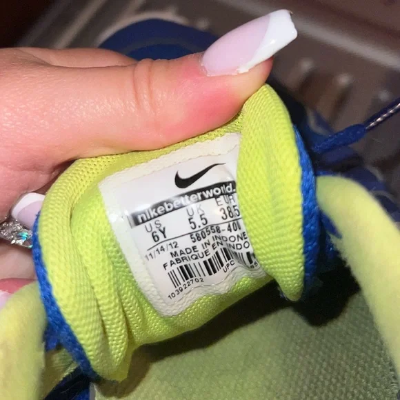 Nike Free Running Shoes - Picture 3 of 6